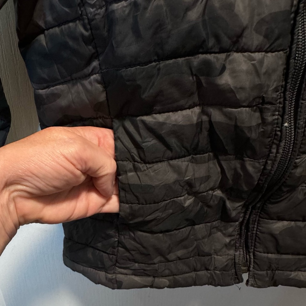 GAP Kids Boys CAMOUFLAGE Green Lightweight Puffer Jacket XS perfect for school - Picture 3 of 10